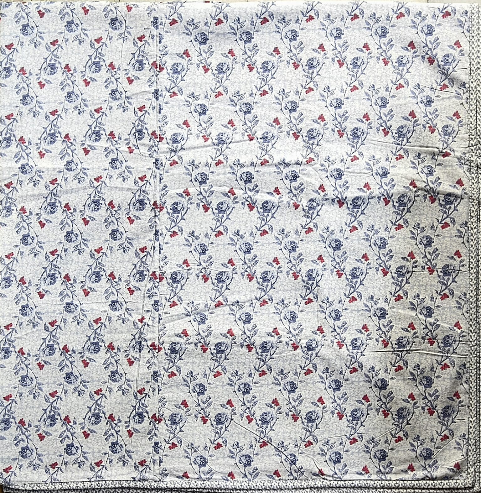 Dohar with blue roses and res accents