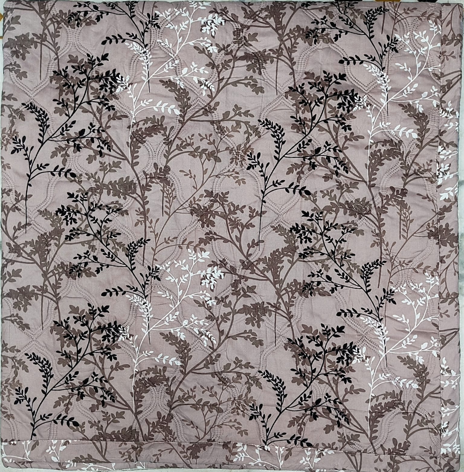 Branching twilight comforter